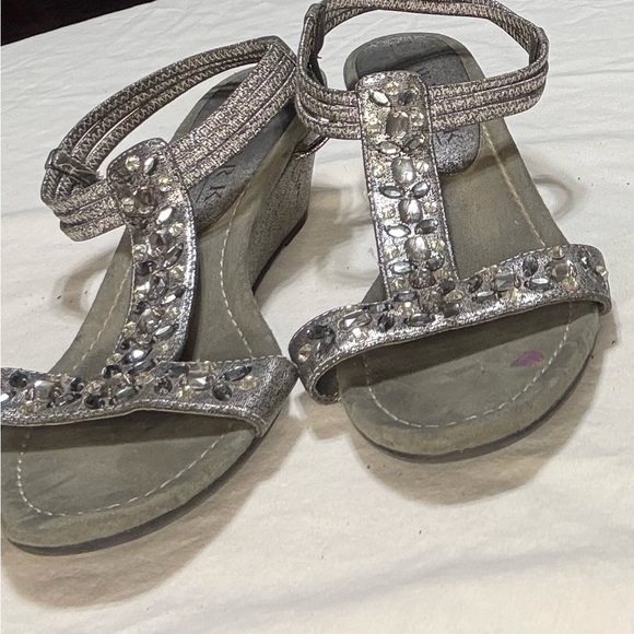 Shoes - Elegant Silver Women's Sandals
